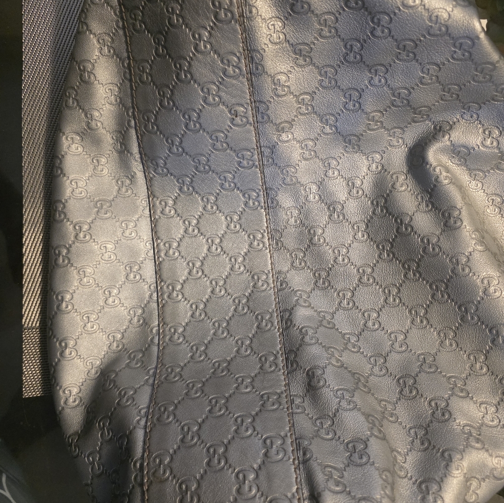 Gucci Silver Monogram Heels and Shoulder Bag - Picture 3 of 11